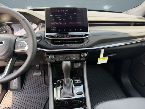 New 2026 Jeep Compass Latitude AWD/4WD image 24