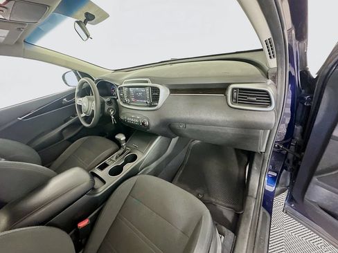 Used 2020 Kia Sorento LX FWD image 32