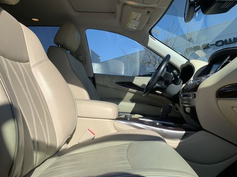 Used 2017 INFINITI QX60 Luxe w/ Deluxe Technology Package image 35