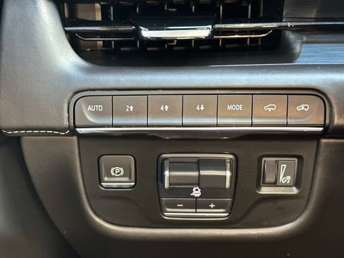 Used 2024 Cadillac Escalade Sport Platinum w/ LPO, ONYX Package AWD/4WD image 27