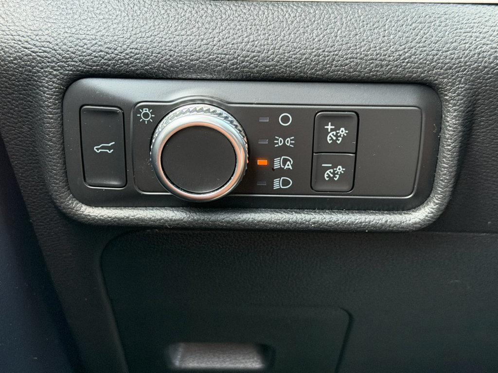 Used 2020 Ford Explorer XLT AWD/4WD image 20