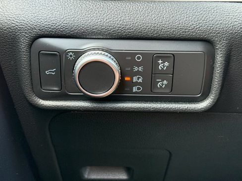 Used 2020 Ford Explorer XLT AWD/4WD image 20
