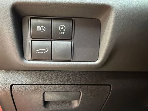 Used 2023 Toyota Highlander XSE FWD image 21