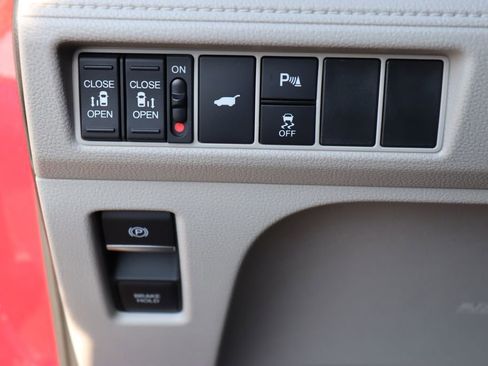 Certified 2026 Honda Odyssey Elite image 32