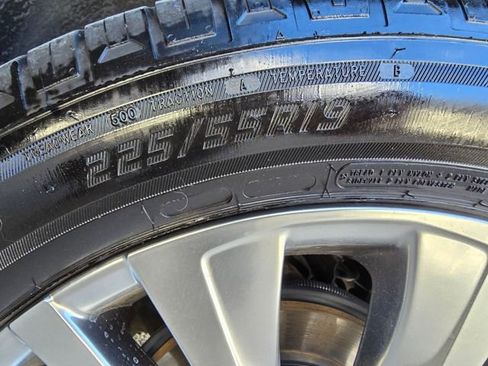 Used 2022 Toyota Venza XLE image 46