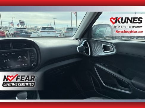 Used 2025 Kia Soul LX w/ LX Technology Package image 41