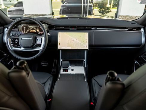 New 2026 Land Rover Range Rover Long Wheelbase SE AWD/4WD image 18