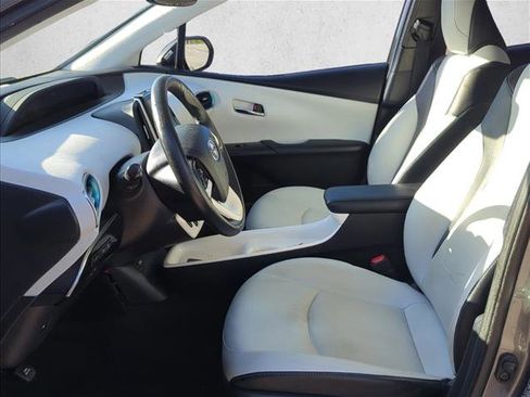 Used 2018 Toyota Prius Four image 13