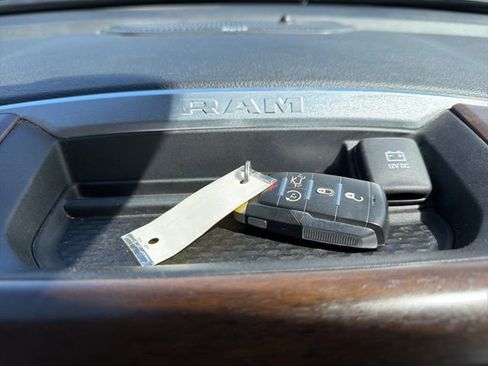 Used 2022 RAM 1500 Laramie image 30