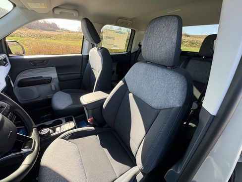 New 2025 Ford Maverick XLT w/ XLT Luxury Package image 39