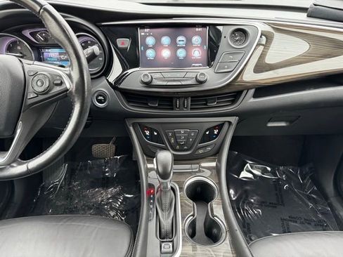 Used 2019 Buick Envision Essence image 2