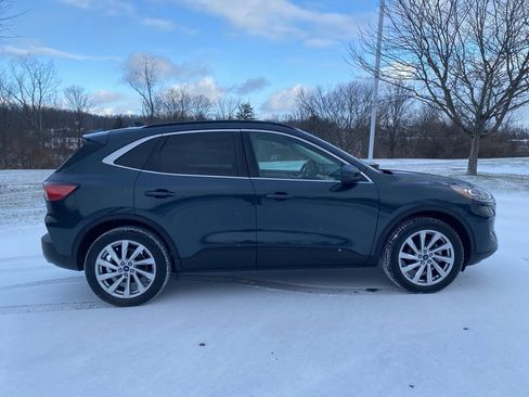 Used 2022 Ford Escape Titanium w/ Titanium Elite Package image 2