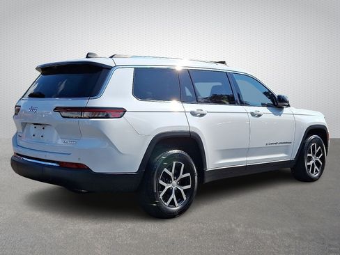 Certified 2023 Jeep Grand Cherokee L Limited w/ Luxury Tech Group II AWD/4WD image 6