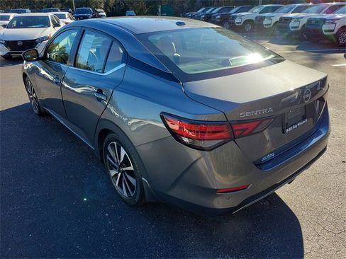 Used 2025 Nissan Sentra SV w/ SV Premium Package image 3