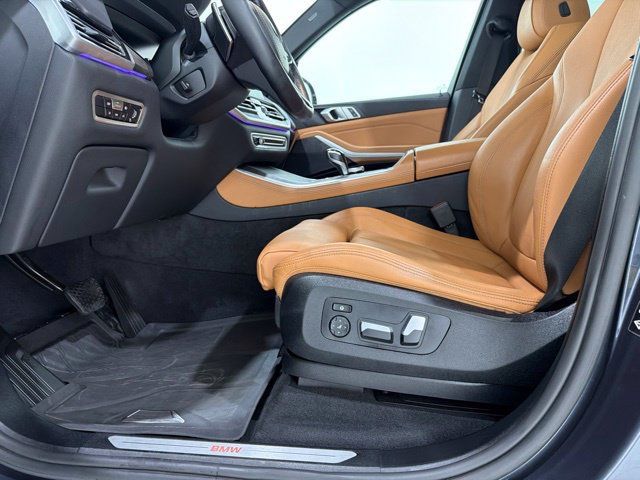 Used 2022 BMW X5 xDrive40i w/ Premium Package AWD/4WD image 14