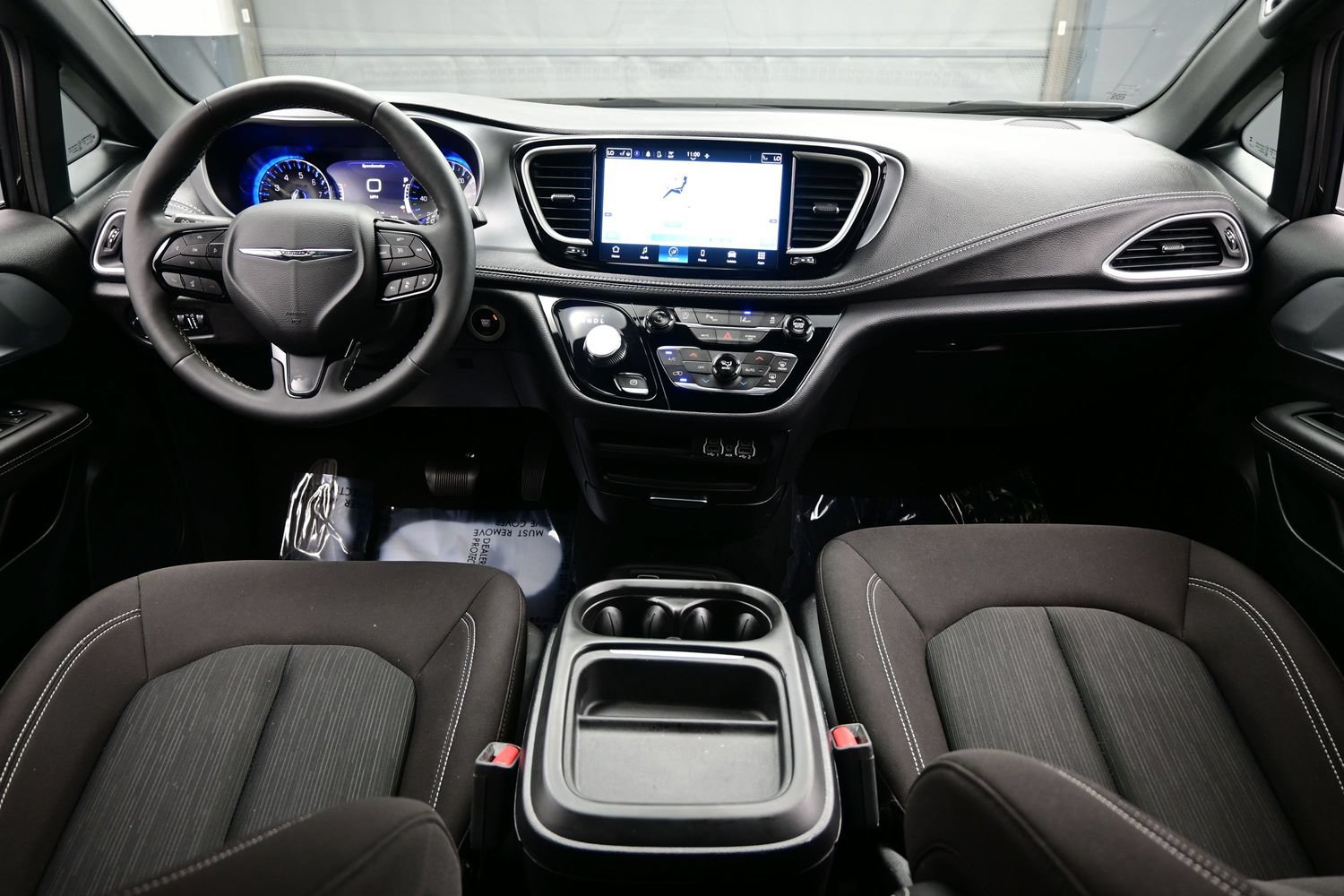 Used 2024 Chrysler Pacifica Touring FWD image 21
