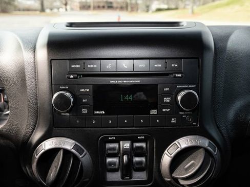 Used 2015 Jeep Wrangler Unlimited Sport w/ Quick Order Package 24S image 39