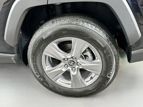 Used 2025 Toyota RAV4 XLE AWD/4WD image 31