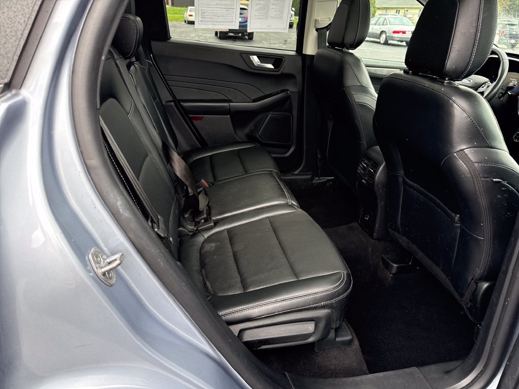 Used 2022 Ford Escape Titanium w/ Class II Trailer Tow Package AWD/4WD image 22