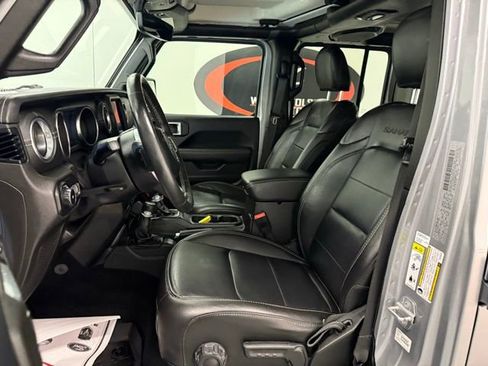 Used 2019 Jeep Wrangler Unlimited Sahara image 11