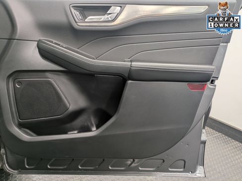 Used 2022 Ford Escape Titanium w/ Class II Trailer Tow Package AWD/4WD image 28