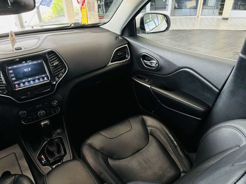 Used 2020 Jeep Cherokee Limited FWD image 45
