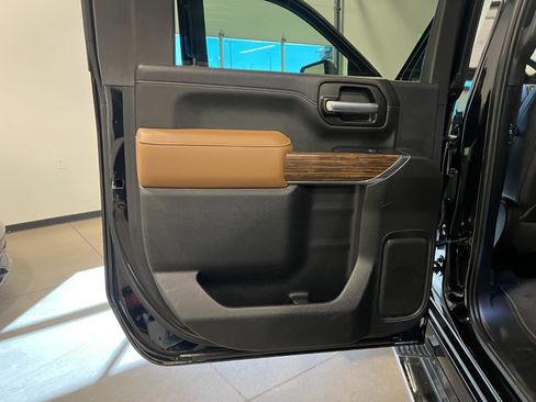 Used 2021 Chevrolet Silverado 3500 High Country image 32