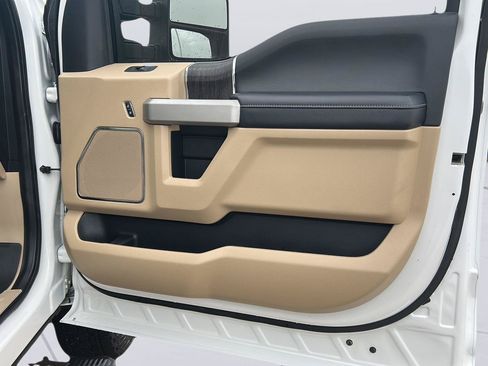 Used 2020 Ford F250 Lariat w/ Lariat Ultimate Package AWD/4WD image 25