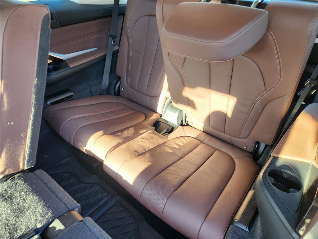Used 2019 BMW X7 xDrive40i w/ Cold Weather Package AWD/4WD image 16