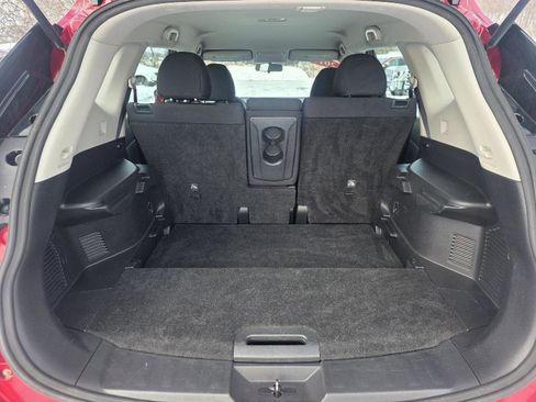 Used 2017 Nissan Rogue S image 8