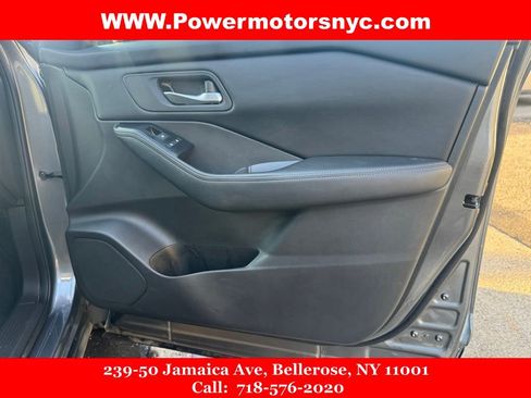 Used 2024 Nissan Rogue SV FWD image 27