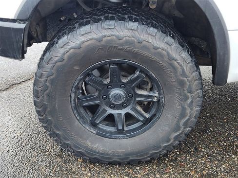 Used 2018 Ford F150 Lariat w/ Equipment Group 502A Luxury image 6