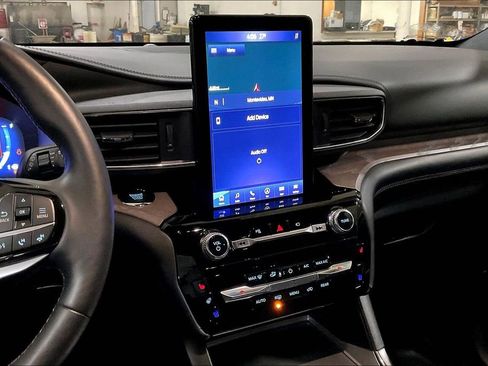 Certified 2022 Ford Explorer Platinum w/ Equipment Group 601A image 6