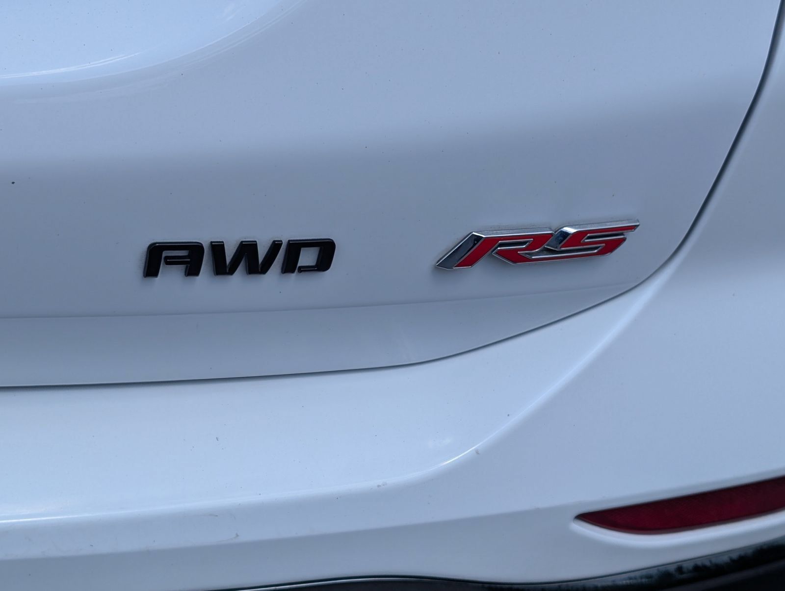 Used 2023 Chevrolet Equinox RS w/ LPO, Floor Liner Package AWD/4WD image 5