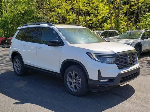 Used 2024 Honda Passport TrailSport image 1