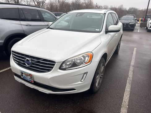 Used 2017 Volvo XC60 T5 Inscription image 4
