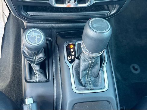 Used 2023 Jeep Wrangler Unlimited Sahara w/ Cold Weather Group AWD/4WD image 18