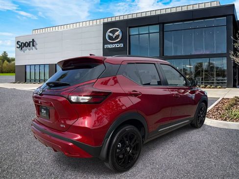 Used 2024 Nissan Kicks SR w/ SR Premium Package FWD image 3
