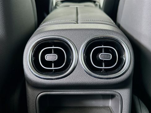 Used 2024 Mercedes-Benz GLC 300 image 26