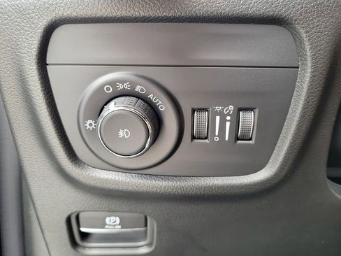 New 2025 Jeep Grand Cherokee Limited w/ Luxury Tech Group II RWD image 22