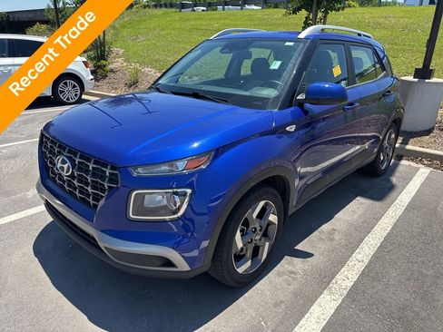 Used 2024 Hyundai Venue SEL FWD image 1