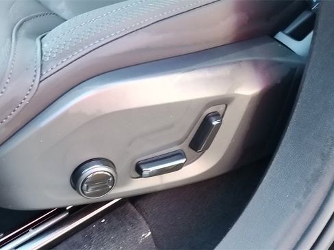 New 2026 Volvo XC90 B6 Plus w/ Protection Package Premier image 11