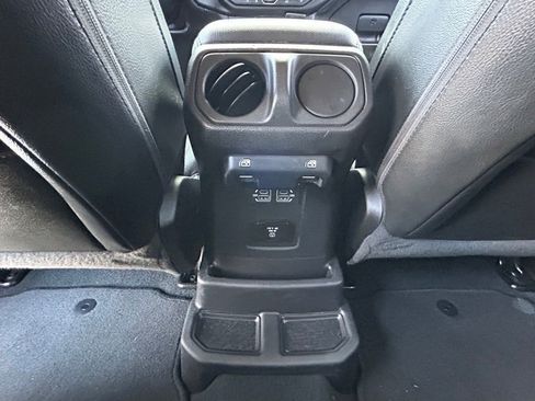 Certified 2022 Jeep Wrangler Unlimited Sahara image 32