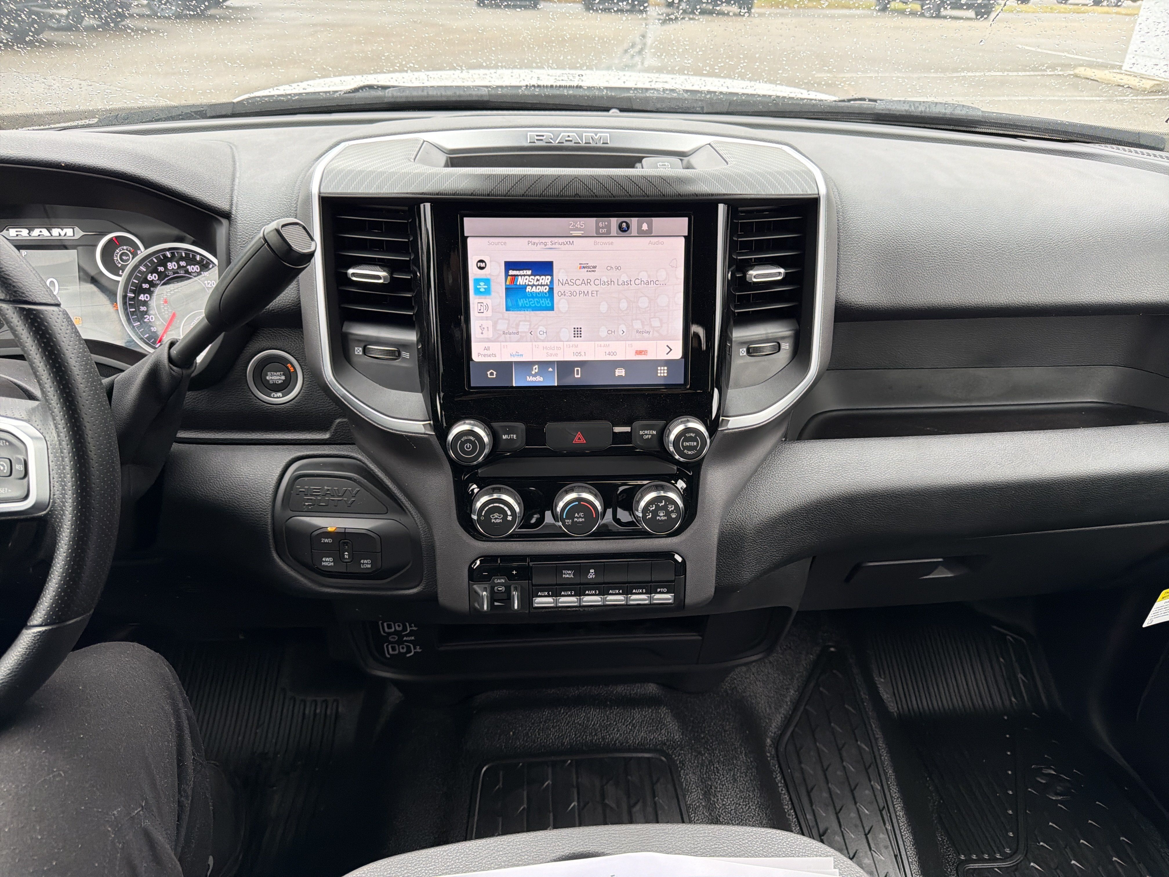 Used 2025 RAM 3500 Big Horn AWD/4WD image 24