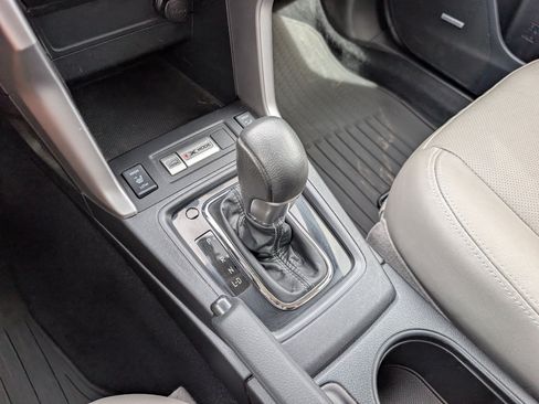 Used 2015 Subaru Forester 2.5i Touring w/ Eyesight & Navigation System AWD/4WD image 18