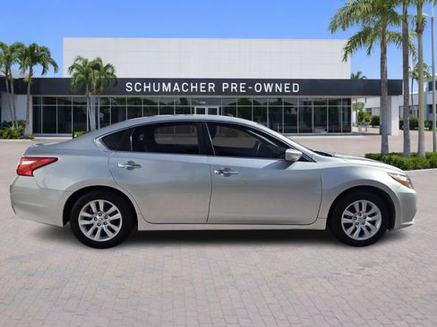 Used 2016 Nissan Altima 2.5 S w/ Power Driver Seat Package image 8