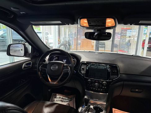 Used 2019 Jeep Grand Cherokee Altitude AWD/4WD image 22