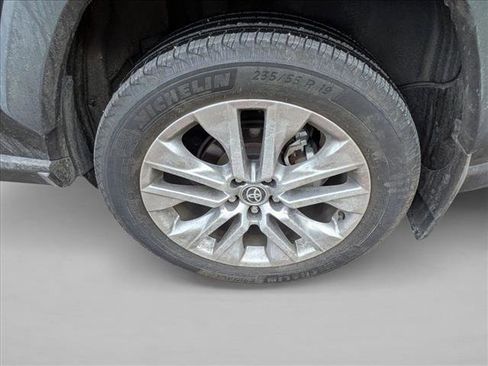 Used 2023 Toyota RAV4 XLE Premium image 9