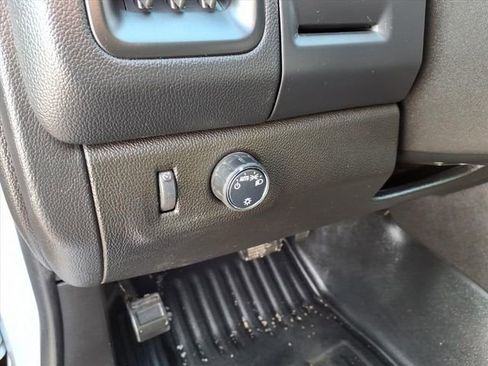 Used 2022 Chevrolet Colorado LT w/ Fleet Safety Package RWD image 10