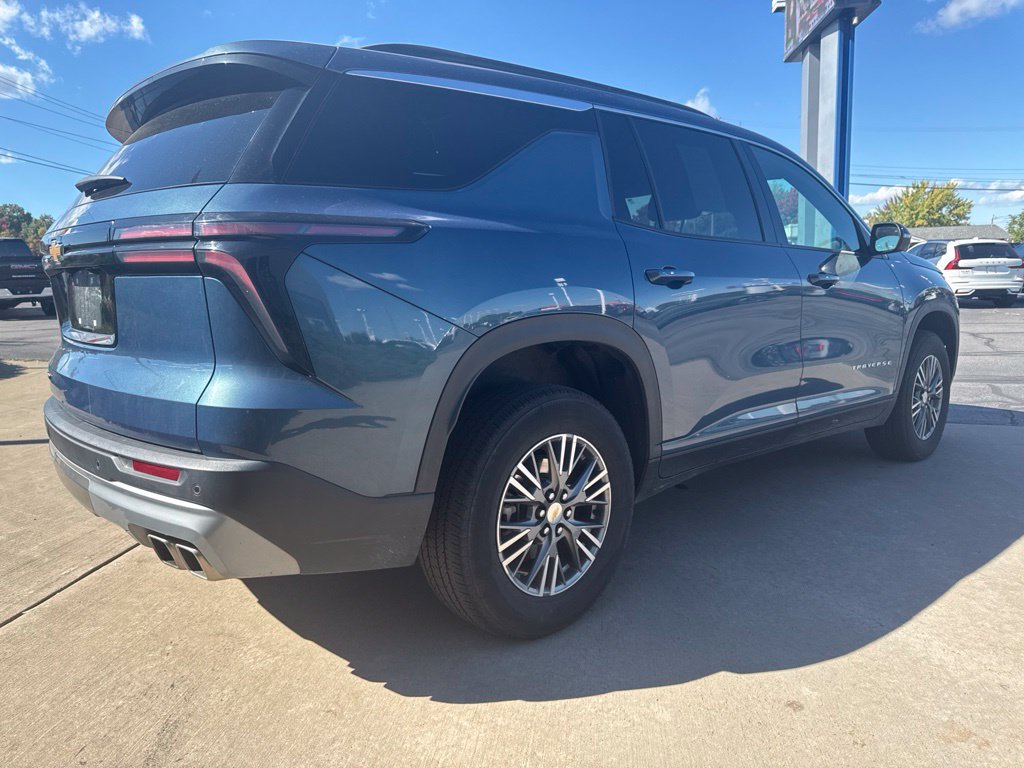 Used 2026 Chevrolet Traverse LT AWD/4WD image 5